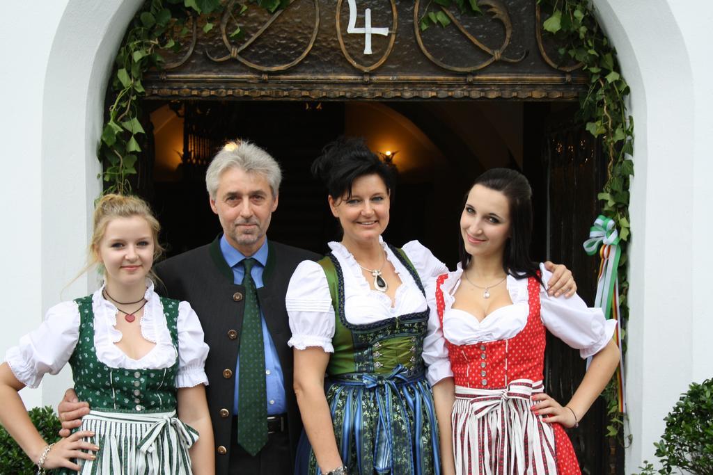 Gasthof Zur Schmiede Berg im Drautal Exterior foto